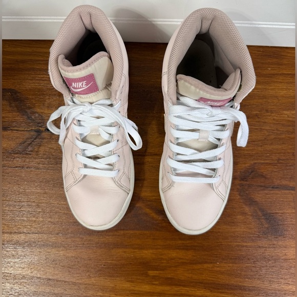 Nike women’s pink and white Court Royale 2 Mid high top tennis shoes. Size 6.5 - Picture 4 of 12